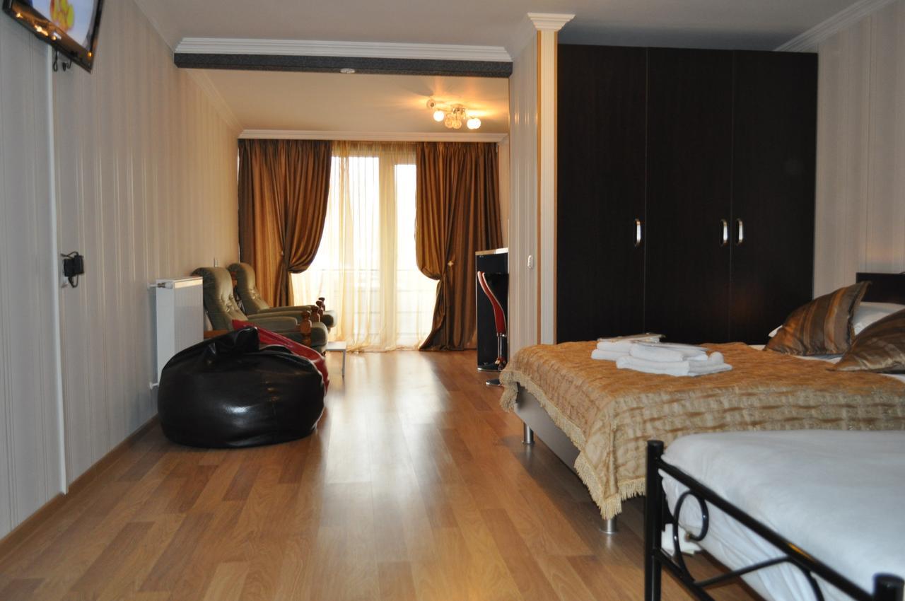 Hotel Your Comfort Tbilisi Exteriör bild